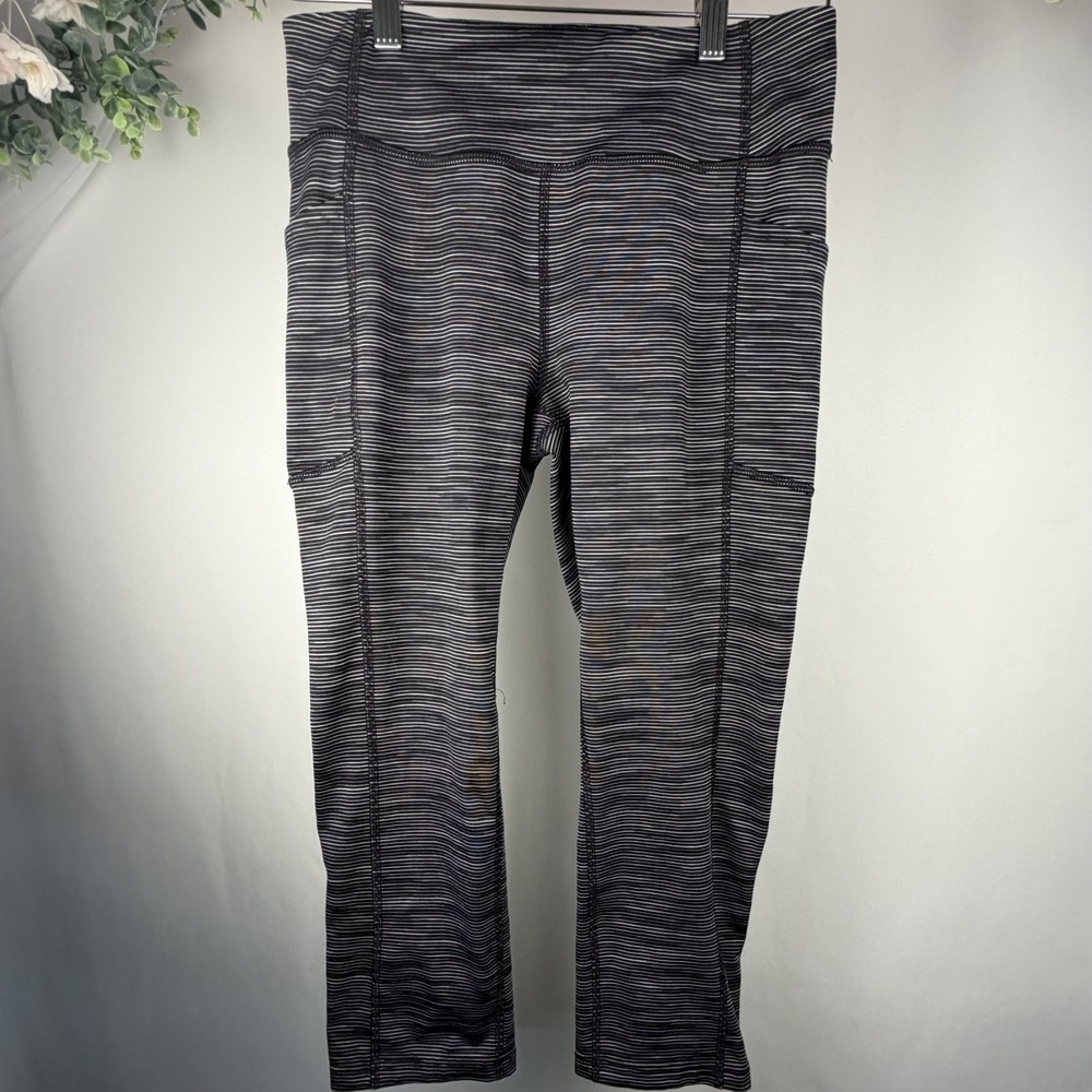 Tek Gear Dry Tek Womens‎ Size M Black)grey/White Capri Leggings